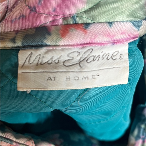 Floral Quilted Long Robe - Picture 2 of 3